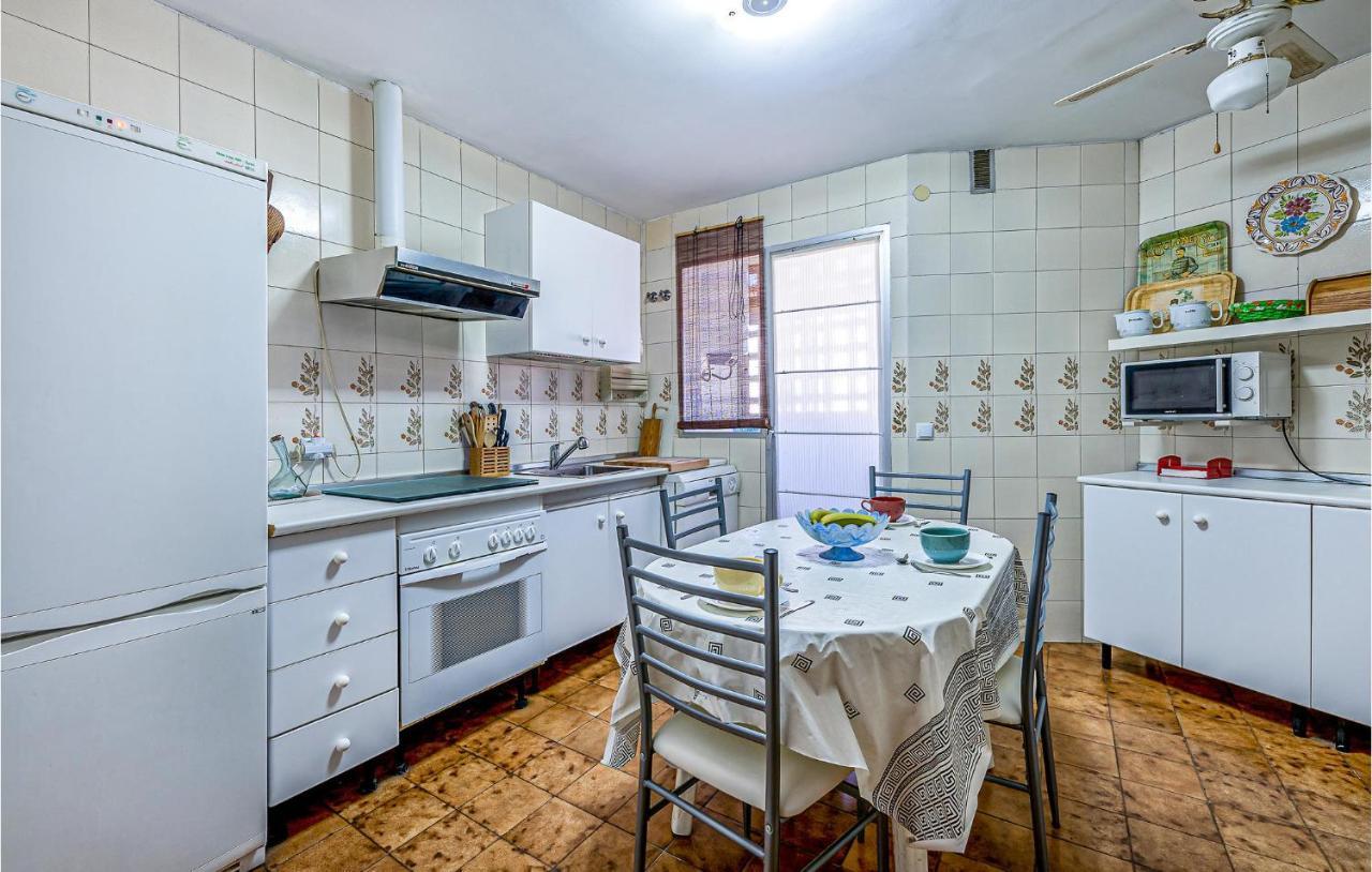 4 Bedroom Nice Apartment In 토레몰리노스 외부 사진